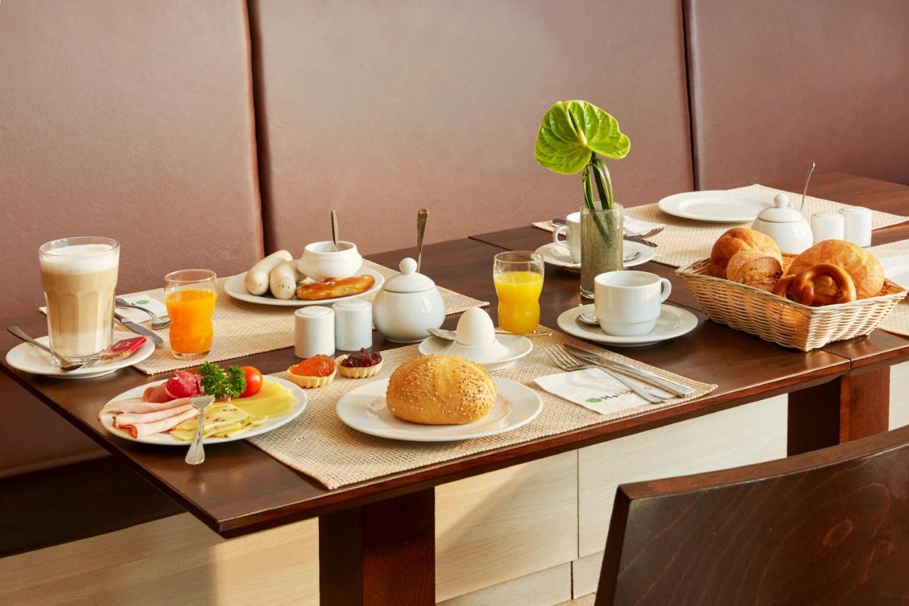 H+ Hotel 4*